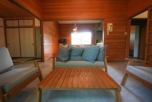 Hilltop Villa Karuizawa - Peaceful Hilltop Forest Retreat with Mountain View