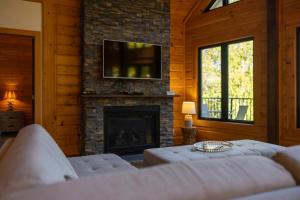 Lakefront - Spa - Pool table - Mistral 154