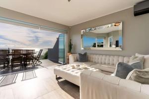 Houghton Views - Camps Bay Apt, Pool, Ocean Views