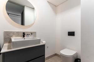 Table Mountain Majesty - 270 Views, Modern, Cape Town