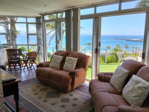 Blue Water Bay Holiday Apartment