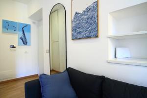 Malta House in the center img25