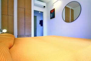 Malta House in the center img7