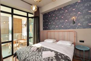 Wehost Apartment pool & gym