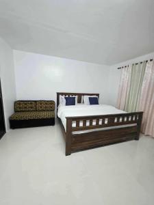 wombats beach resort,hotel, bar and restaurant