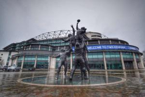 Stylish 2-Bed Retreat Near Twickenham Stadium