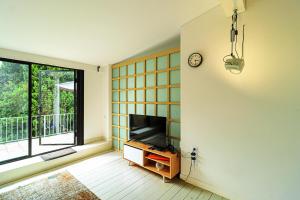 Wehost Apartment With Huge Terrace