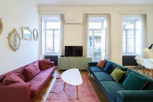 City Center 2BR Apt with 3 Balconies - By Wehost