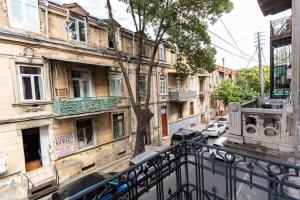 City Center 2BR Apt with 3 Balconies - By Wehost