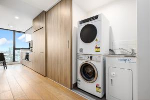 Southbank 2BR Crown CBD & Free Trams Great Location