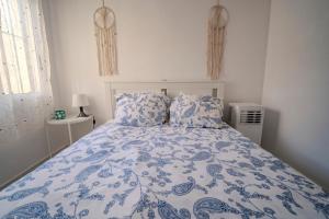 Spacious 3-Bed Apartment with Stunning Lake Views