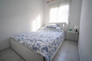 Spacious 3-Bed Apartment with Stunning Lake Views