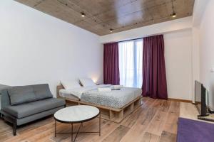 Wehost Apartment with Balcony