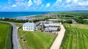 Finest Retreats - Fields Barn at Widemouth Bay
