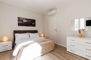 Chiara Apartment 6 guest - Train Station - Parking