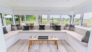 Bagend Sleeps 14 Hot Tub Balcony Ping Pong