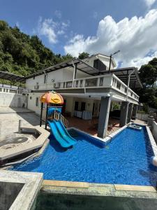 25PAX 5BR Villa Kids Swimming pool, TV, BBQ near SPICE Arena Penang 9800 SQFT