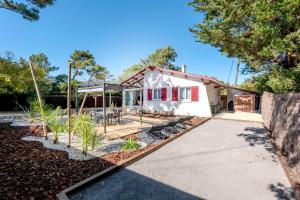 Charmante maison basque au centre du Cap Ferret