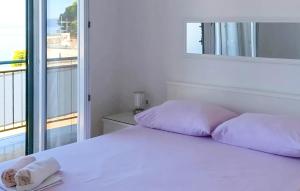 2 Bedroom Amazing Apartment In Podgora
