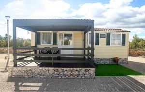 Stunning Stacaravan In Drnis