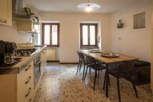 Piazza Grande-Giallo Cremisi