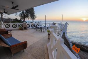 Emerald Sunset Villa