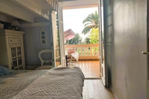 Peaceful stay with pool and stunning views