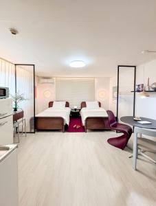 Gangnam, about a 6-minute walk from Seolleung Station, Daechi academy district