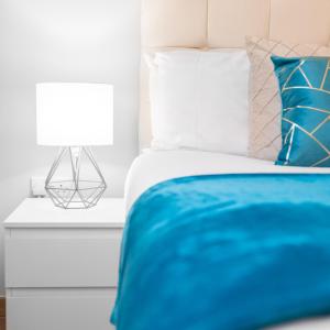 Stylish 2 Bedroom Apartment - Netflix - Off Street Parking 1DS