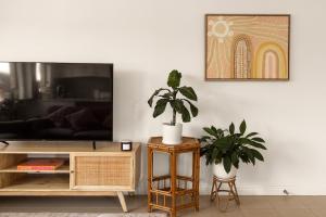 Beautiful Beach Escape 2BR Apartment Free Wi-Fi