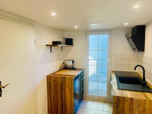 -TheUrbanist- Cozy Free Parking Fast WiFi