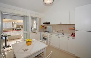 Lovely Apartment In Kaukana With Wifi