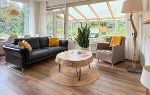 2 Bedroom Lovely Home In Holten