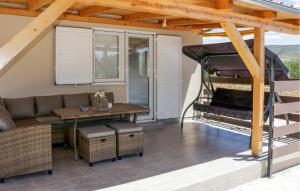 Awesome Home In Lisane Ostrovicke With Wifi