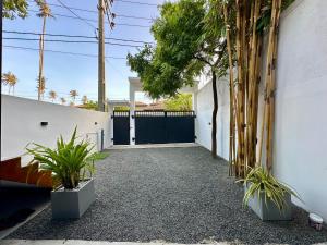 The Hans Villa Midigama - 20m to the Beach