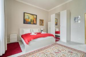 Vary Vista Apartment by Rentez