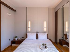 Phos, an eclectic suite with stunning Acropolis view