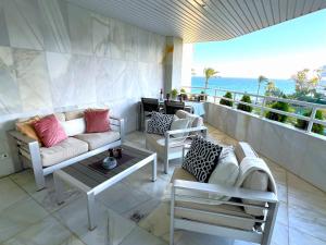 Evans Realty BW Puerto Banús Parking & Gym