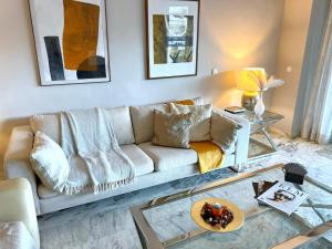 Evans Realty BW Puerto Banús Parking & Gym