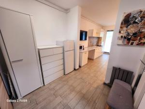 Alezzi Studio Beach Pool & Spa Heated Swimming Pool