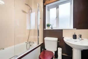 Modern 3-Bed Home in Central London - Garden
