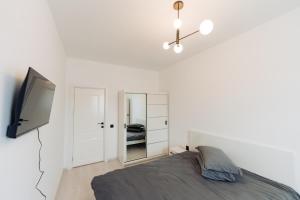 Cozy 2-Room Apartment - Free Parking - Close to Airport