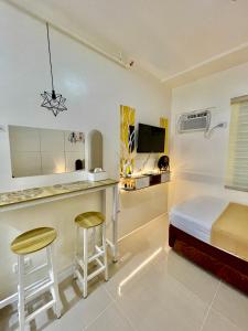 Sky Condotel Staycation