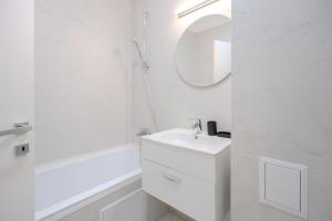 Urban Jungle Apartment - Premium Stay by Blvd 44B1