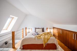 Prague Days - Family Friendly 2BDR w Balcony and AC