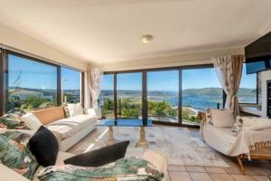 Pamusoro Pegomo Villa - Luxurious Knysna Views!