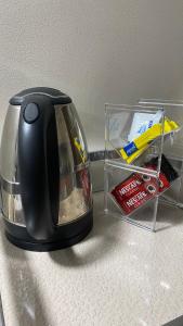 Manhattan Heights TowerD-Unit5 Vivs room Studio type