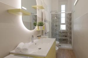 Pomponazzi 19 Two-room apartment in the Bocconi area