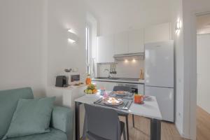 Pomponazzi 19 Two-room apartment in the Bocconi area