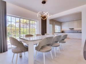 Casa Nuria com 4 quartos, piscina e churrasco em Vale do Lobo